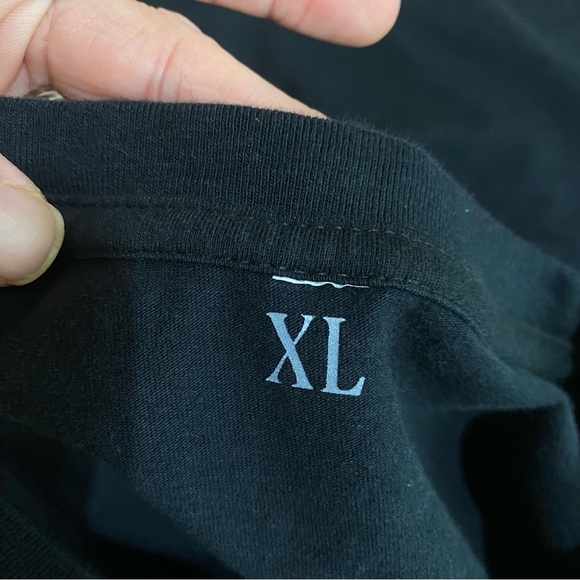 Yellowstone Let ‘er Rip Barn Wood & Animal Print Design Black Tee - Picture 5 of 7